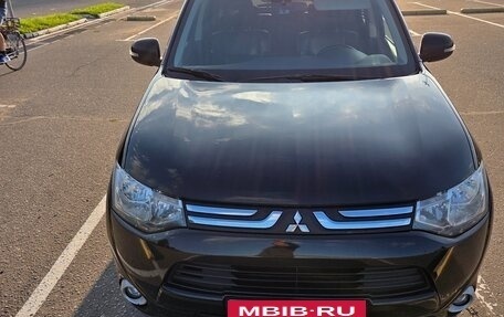 Mitsubishi Outlander III рестайлинг 3, 2012 год, 1 180 000 рублей, 3 фотография