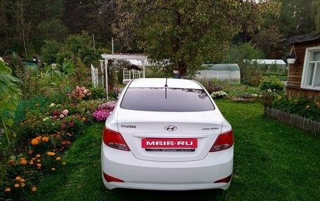 Hyundai Solaris II рестайлинг, 2015 год, 550 000 рублей, 4 фотография