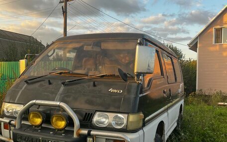 Mitsubishi Delica III, 1990 год, 250 000 рублей, 4 фотография