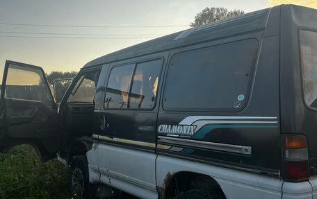 Mitsubishi Delica III, 1990 год, 250 000 рублей, 3 фотография