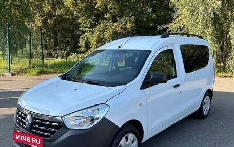 Renault Dokker, 2018 год, 1 050 000 рублей, 2 фотография