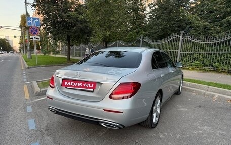 Mercedes-Benz E-Класс, 2019 год, 3 100 000 рублей, 3 фотография