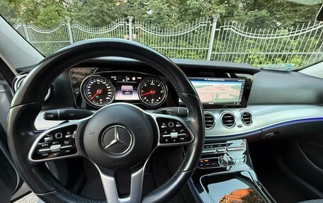 Mercedes-Benz E-Класс, 2019 год, 3 100 000 рублей, 13 фотография