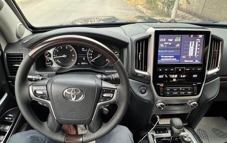 Toyota Land Cruiser 200, 2018 год, 10 500 000 рублей, 6 фотография