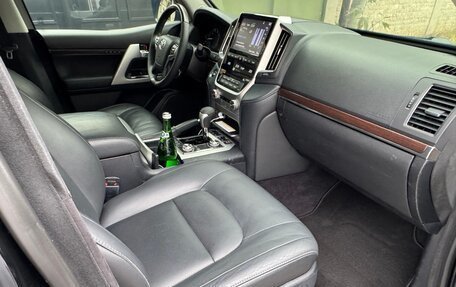 Toyota Land Cruiser 200, 2018 год, 10 500 000 рублей, 10 фотография