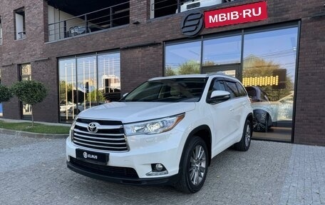 Toyota Highlander III, 2014 год, 2 390 000 рублей, 1 фотография