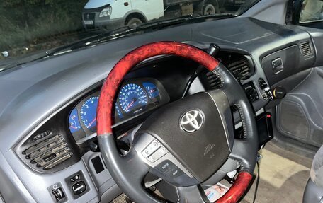 Toyota Sienna I, 2001 год, 570 000 рублей, 8 фотография