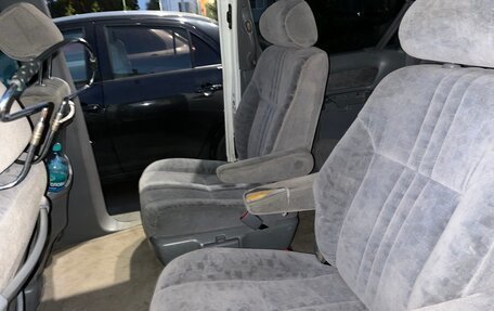 Toyota Sienna I, 2001 год, 570 000 рублей, 10 фотография
