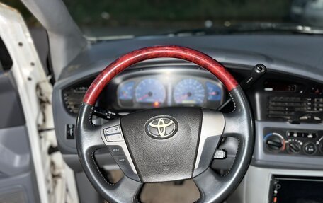 Toyota Sienna I, 2001 год, 570 000 рублей, 18 фотография