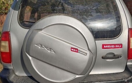 Chevrolet Niva I рестайлинг, 2004 год, 360 000 рублей, 1 фотография