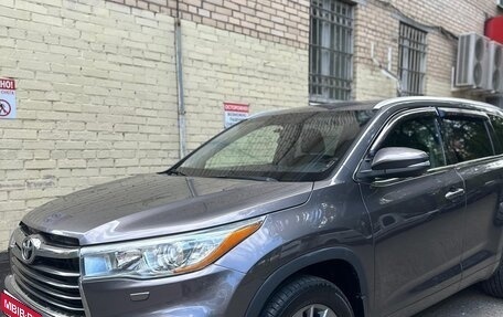 Toyota Highlander III, 2015 год, 3 200 000 рублей, 1 фотография