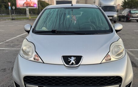 Peugeot 107 I рестайлинг, 2011 год, 550 000 рублей, 2 фотография