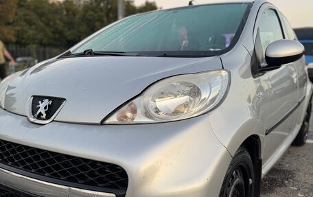 Peugeot 107 I рестайлинг, 2011 год, 550 000 рублей, 3 фотография