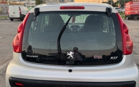 Peugeot 107 I рестайлинг, 2011 год, 550 000 рублей, 7 фотография