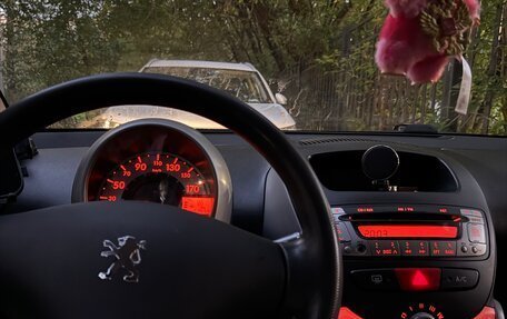 Peugeot 107 I рестайлинг, 2011 год, 550 000 рублей, 15 фотография