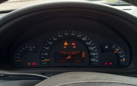 Mercedes-Benz C-Класс, 2002 год, 350 000 рублей, 1 фотография