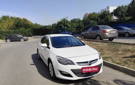 Opel Astra J, 2013 год, 800 000 рублей, 1 фотография