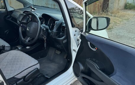 Honda Fit III, 2010 год, 750 000 рублей, 7 фотография