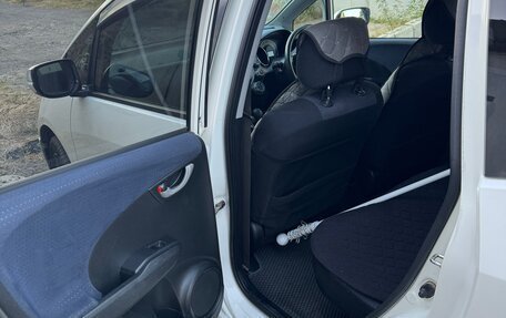 Honda Fit III, 2010 год, 750 000 рублей, 9 фотография