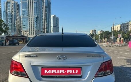 Hyundai Solaris II рестайлинг, 2015 год, 730 000 рублей, 1 фотография