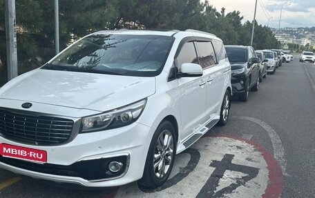 KIA Carnival III, 2018 год, 2 750 000 рублей, 1 фотография