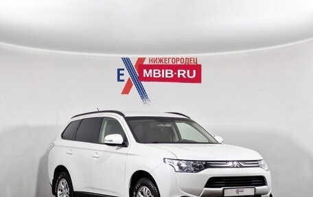 Mitsubishi Outlander III рестайлинг 3, 2014 год, 1 225 000 рублей, 2 фотография