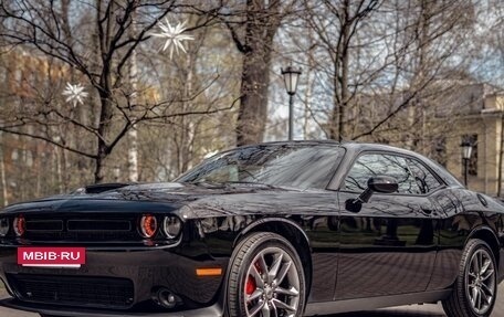 Dodge Challenger III рестайлинг 2, 2021 год, 4 650 000 рублей, 3 фотография