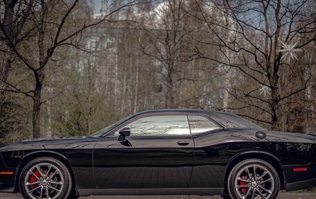 Dodge Challenger III рестайлинг 2, 2021 год, 4 650 000 рублей, 4 фотография