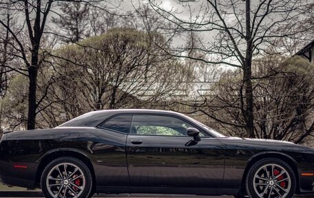 Dodge Challenger III рестайлинг 2, 2021 год, 4 650 000 рублей, 8 фотография
