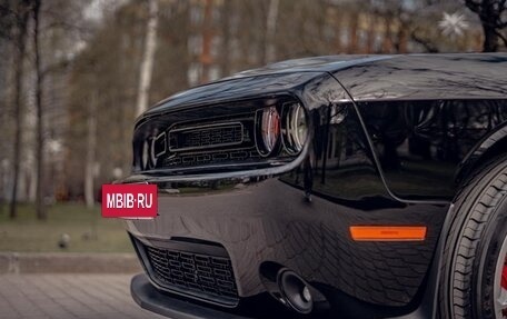 Dodge Challenger III рестайлинг 2, 2021 год, 4 650 000 рублей, 11 фотография