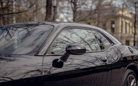 Dodge Challenger III рестайлинг 2, 2021 год, 4 650 000 рублей, 17 фотография