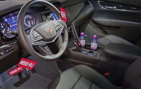Cadillac XT5 I рестайлинг, 2022 год, 6 000 000 рублей, 3 фотография