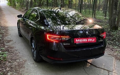 Skoda Superb III рестайлинг, 2015 год, 1 590 000 рублей, 23 фотография