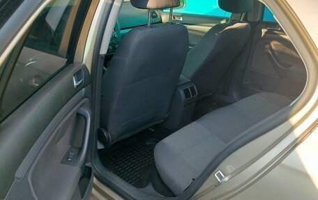 Volkswagen Jetta VI, 2009 год, 650 000 рублей, 4 фотография