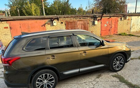 Mitsubishi Outlander III рестайлинг 3, 2017 год, 1 899 000 рублей, 7 фотография