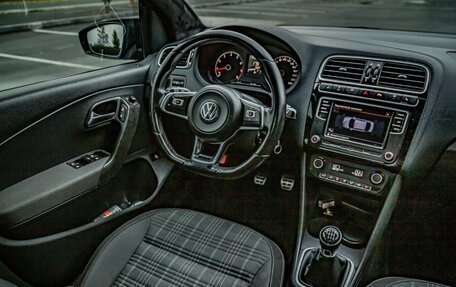 Volkswagen Polo VI (EU Market), 2018 год, 1 200 000 рублей, 2 фотография