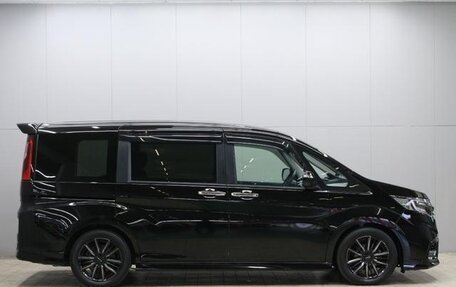 Honda Stepwgn IV, 2021 год, 2 100 000 рублей, 7 фотография