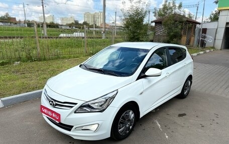 Hyundai Solaris II рестайлинг, 2016 год, 990 000 рублей, 1 фотография