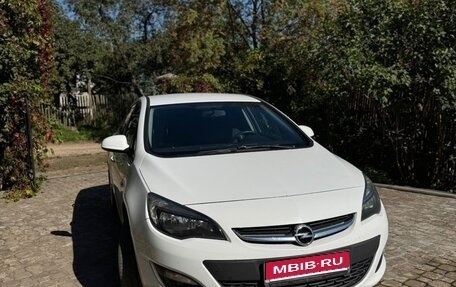 Opel Astra J, 2013 год, 780 000 рублей, 1 фотография