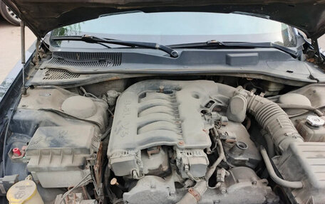 Chrysler 300C II, 2005 год, 950 000 рублей, 2 фотография