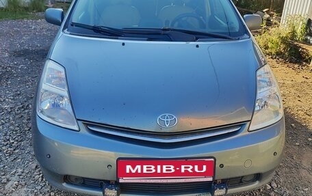 Toyota Prius, 2005 год, 600 000 рублей, 1 фотография