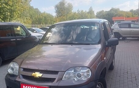 Chevrolet Niva I рестайлинг, 2014 год, 410 000 рублей, 1 фотография