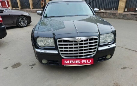 Chrysler 300C II, 2005 год, 950 000 рублей, 6 фотография