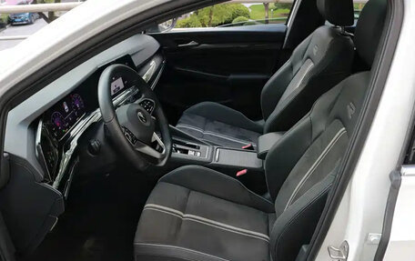 Volkswagen Golf VIII, 2022 год, 1 700 000 рублей, 7 фотография