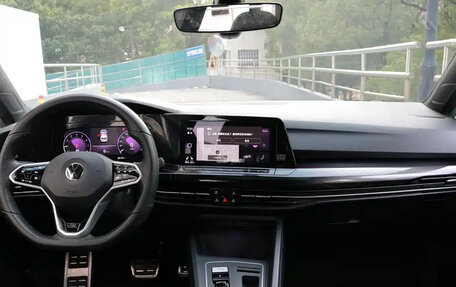 Volkswagen Golf VIII, 2022 год, 1 700 000 рублей, 10 фотография