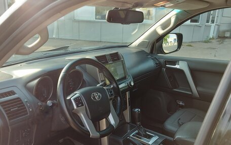 Toyota Land Cruiser Prado 150 рестайлинг 2, 2012 год, 2 500 000 рублей, 9 фотография