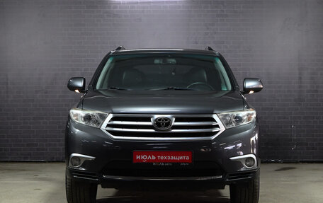 Toyota Highlander III, 2011 год, 2 350 000 рублей, 2 фотография