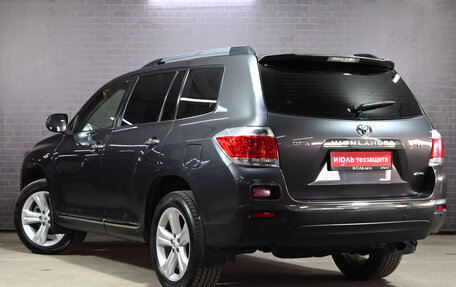 Toyota Highlander III, 2011 год, 2 350 000 рублей, 4 фотография
