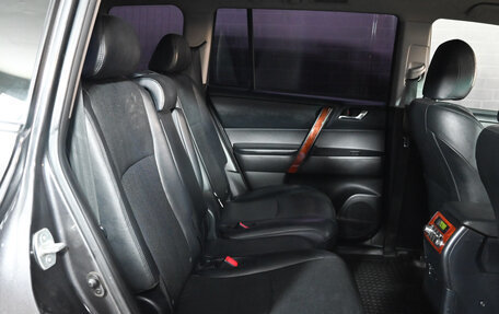 Toyota Highlander III, 2011 год, 2 350 000 рублей, 12 фотография