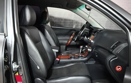 Toyota Highlander III, 2011 год, 2 350 000 рублей, 11 фотография